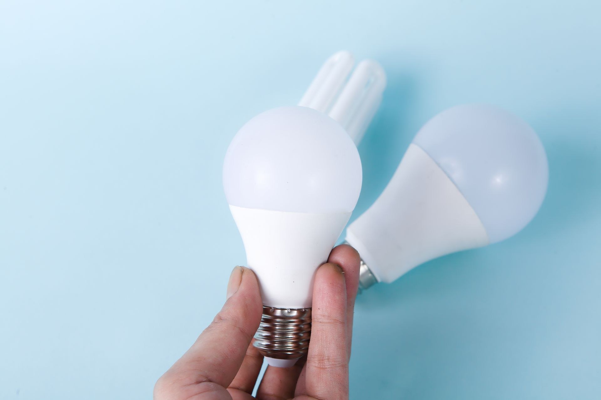 LED light bulb aging test for quality control
